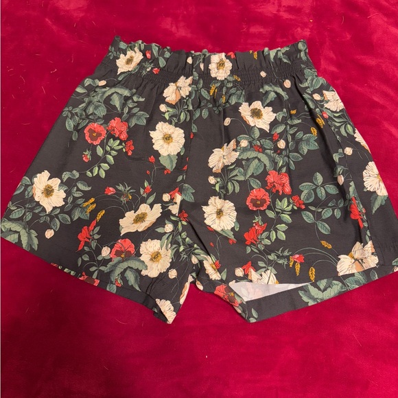 H&M Pants - H&M Black Floral High Waist Women's Shorts